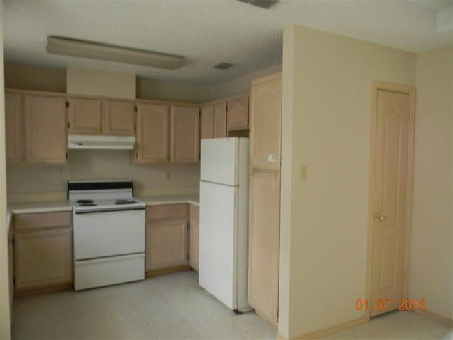 409 N Mendiola Ave #A - Photo 2 of 6
