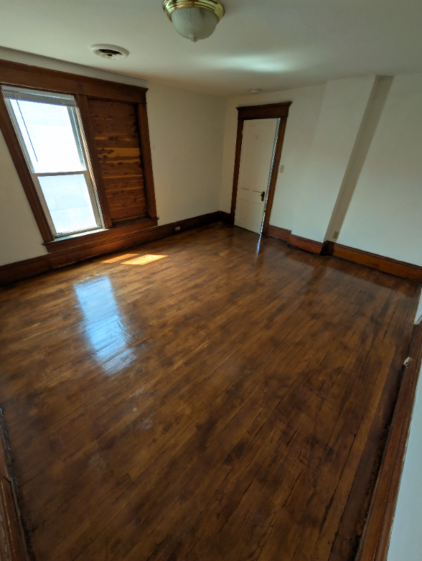 324 N Dewey St #2 - Photo 2 of 8