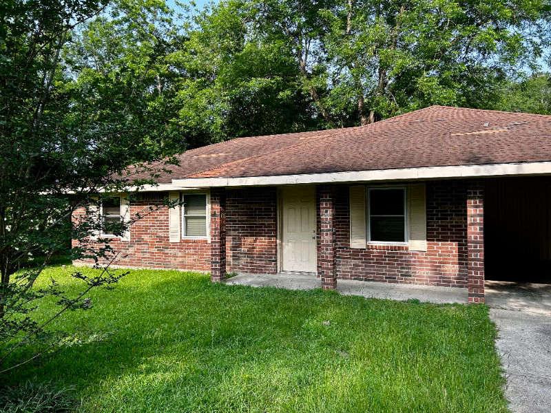 1105 Simpson St - Photo 2 of 8