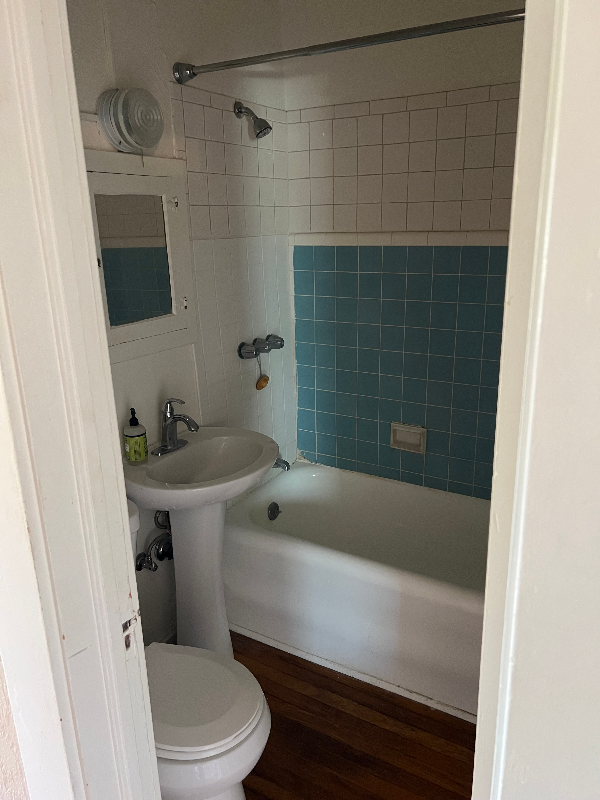 150 E 16th St #7 - Photo 3 of 12