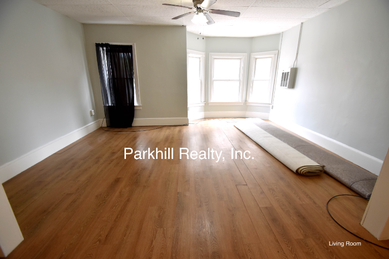 107 Broadway #D - Photo 3 of 10