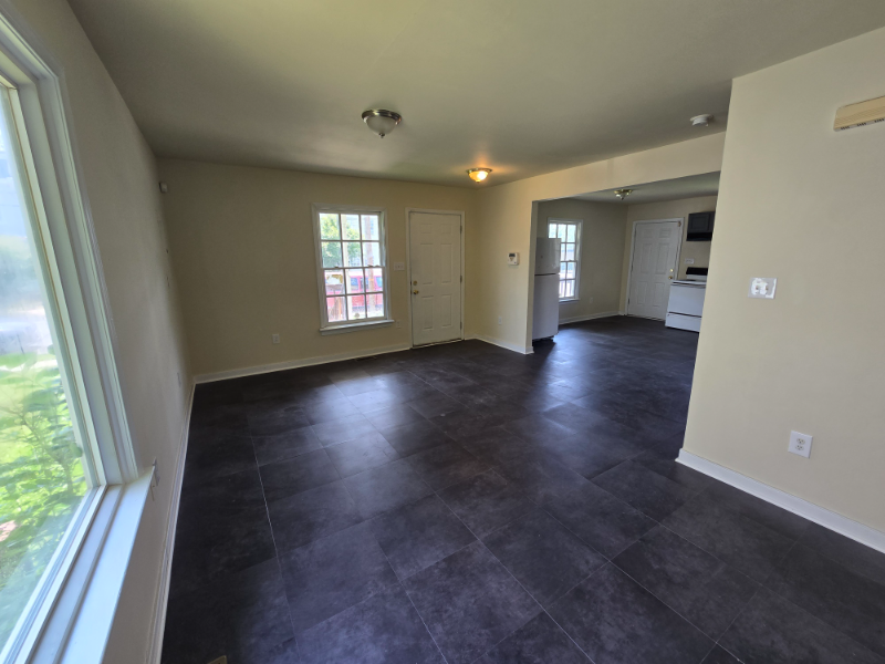 1302 N 28th St - Photo 2 of 10