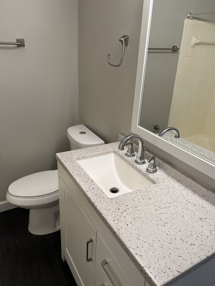 Washington Square Apartments - Photo 5 of 45