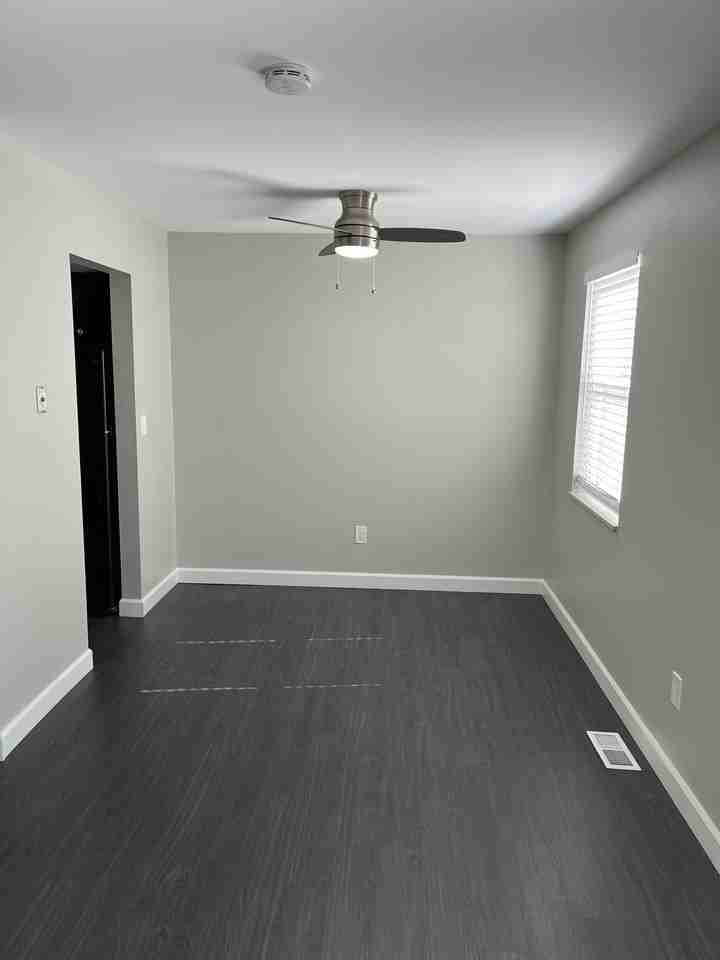 Washington Square Apartments - Photo 7 of 45