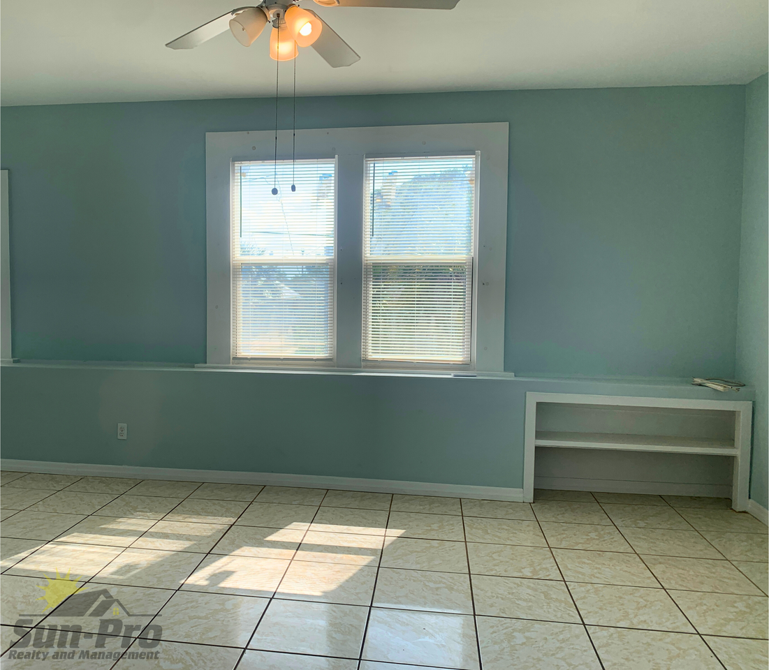 149 South Hollywood Avenue - Photo 2 of 18