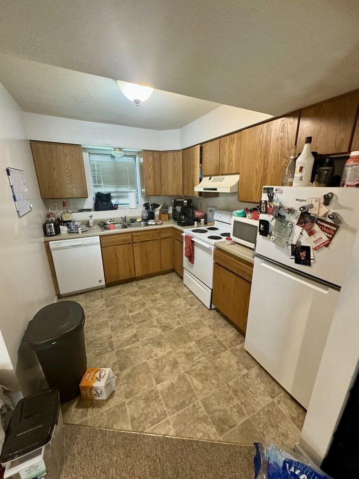 1000 Emery Road - Photo 4 of 8