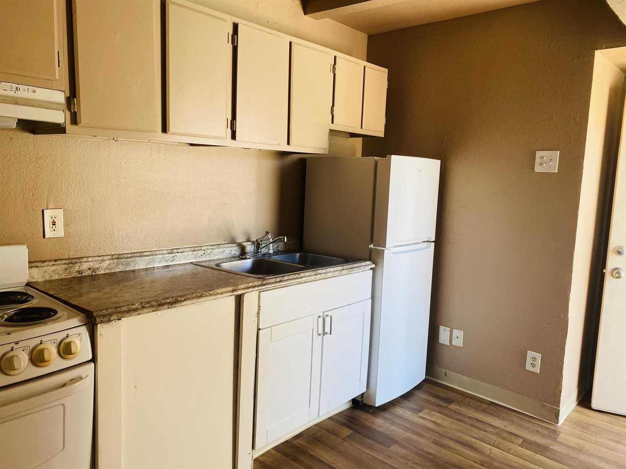 PM320 - 2411 South 6th Avenue - Photo 2 of 50