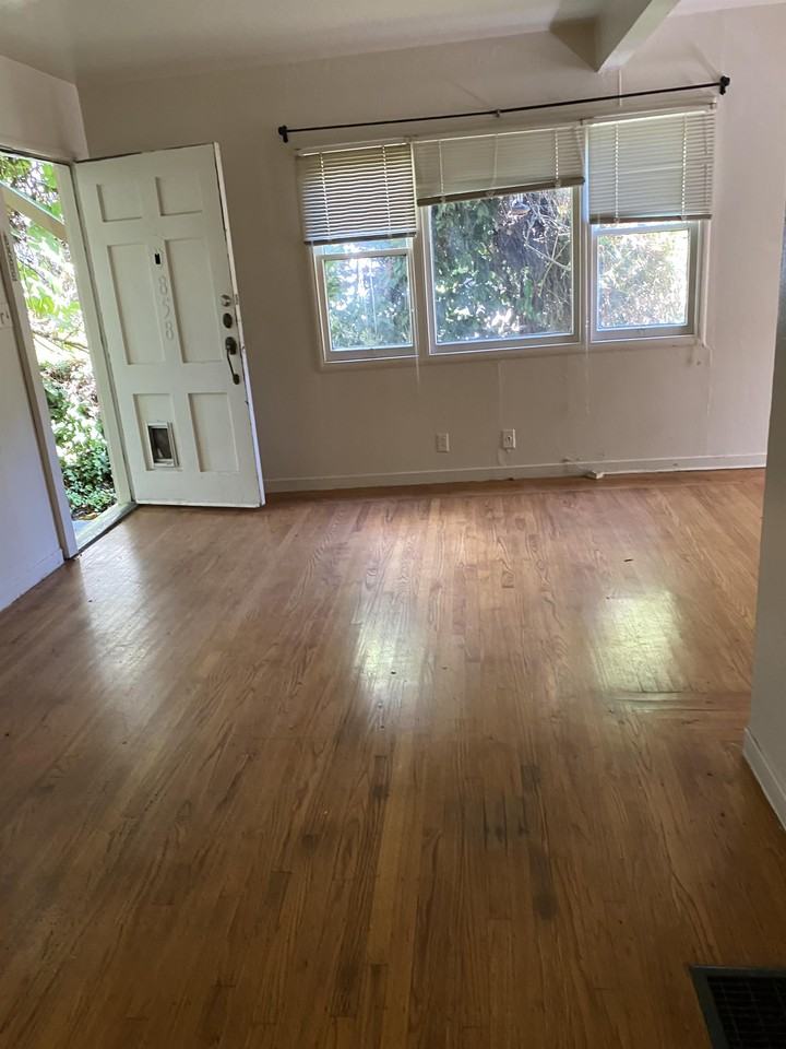 854-858 York Street - Photo 4 of 5