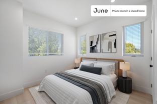 1321 N June St #B - Photo 1 of 1