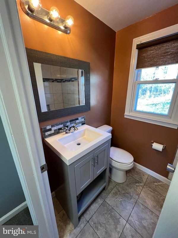 5804 Shoshone Dr - Photo 3 of 31