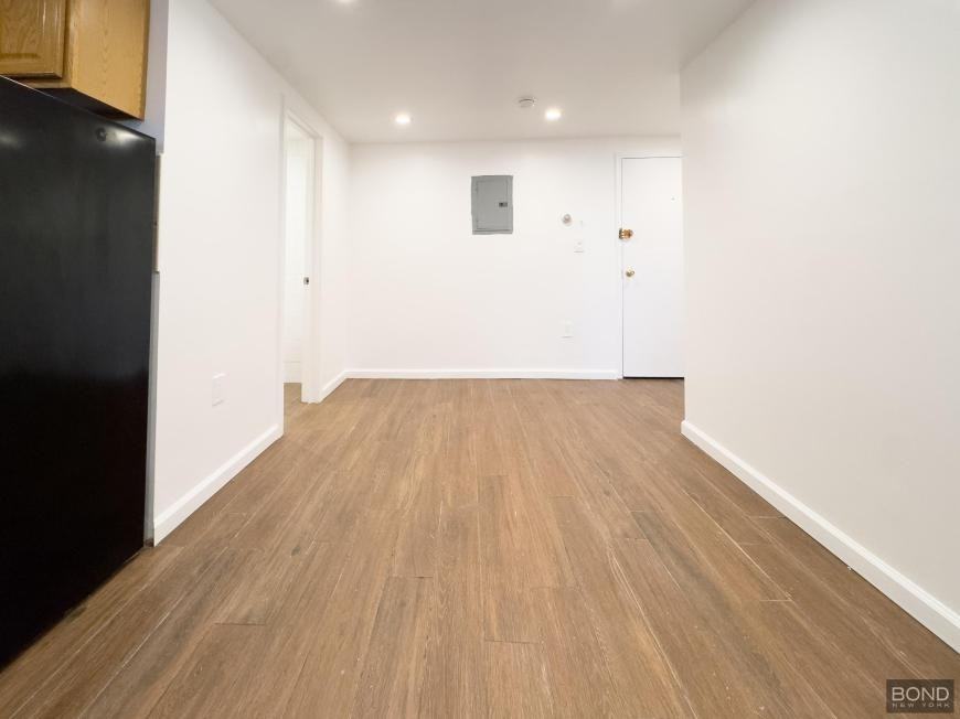 9710 Rockaway Beach Blvd - Photo 3 of 6
