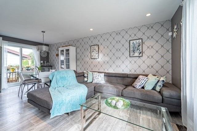 82 Lynbrook Drive - Photo 3 of 20