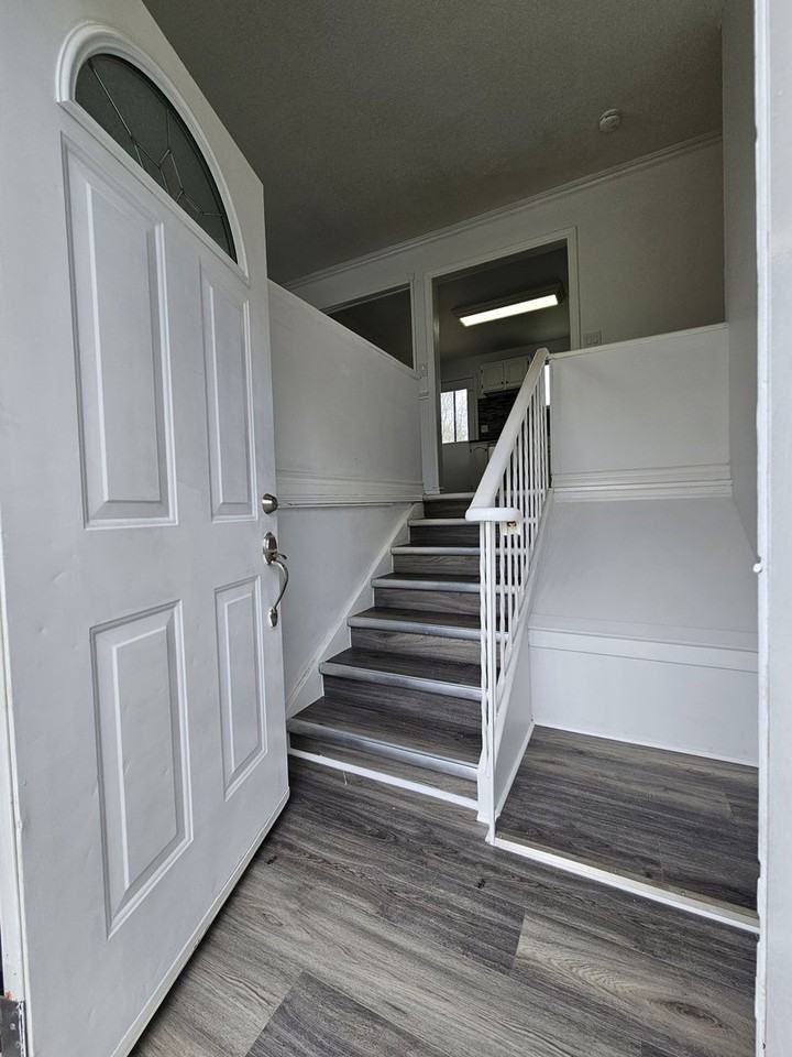 2183 Spring St - Photo 2 of 20