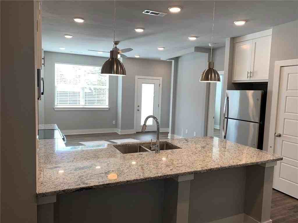 1735 W Deane St - Photo 3 of 14