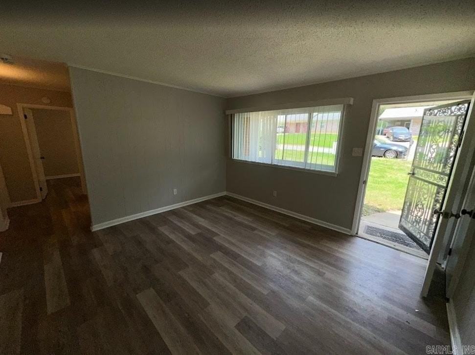 7409 Skylark Dr - Photo 3 of 21