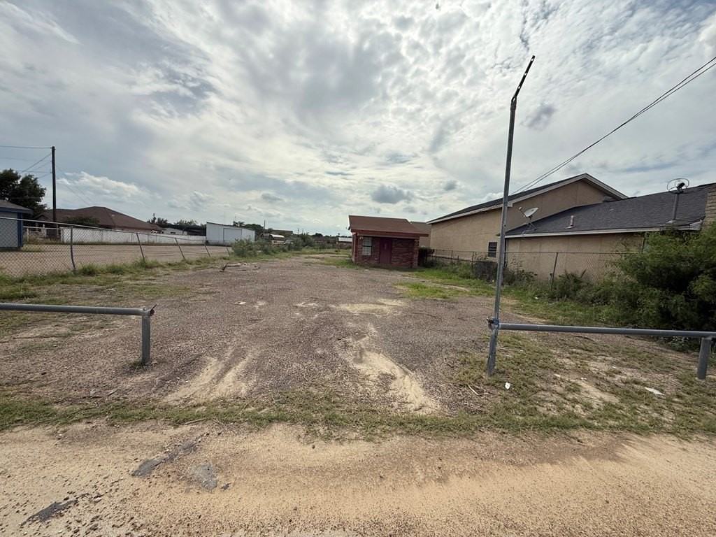 1569 South Veterans Boulevard - Photo 5 of 10