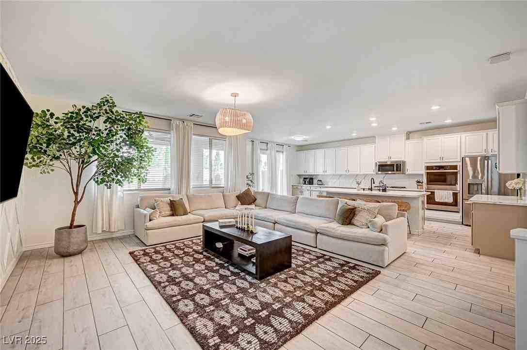 12309 Silvana St - Photo 4 of 50