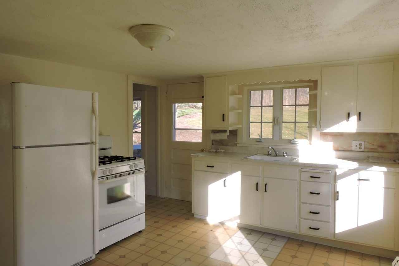 44 Main St - Photo 3 of 22