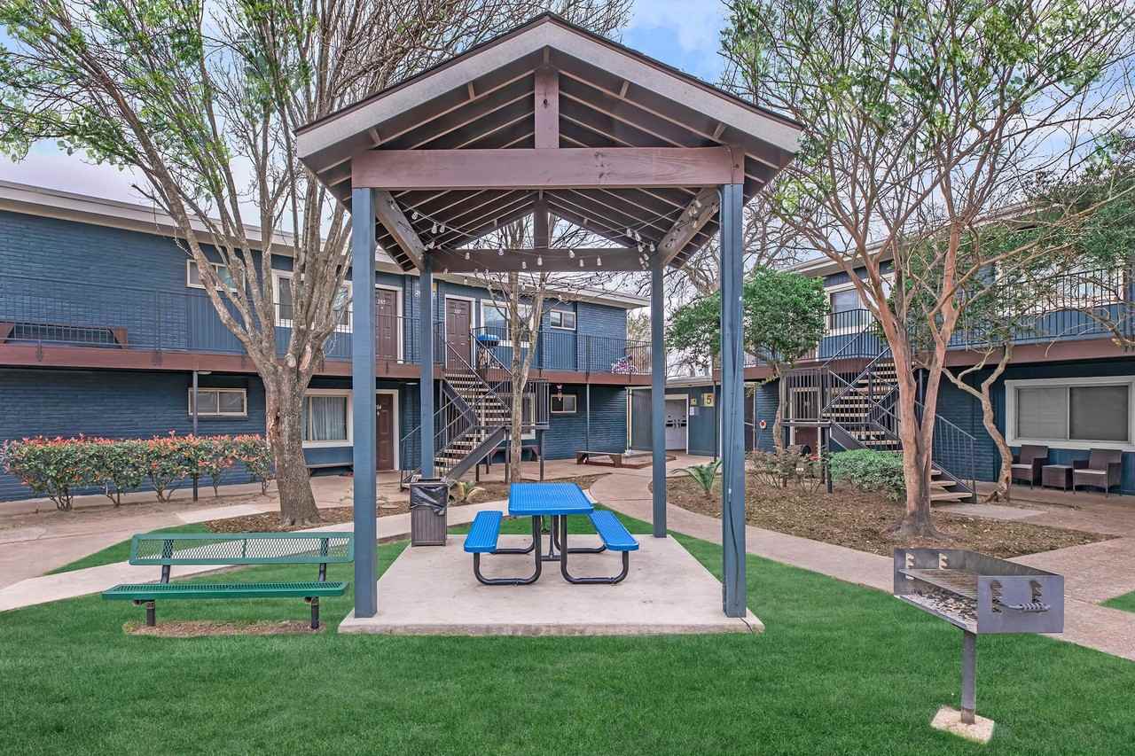 Encanto Apartments - Photo 4 of 35