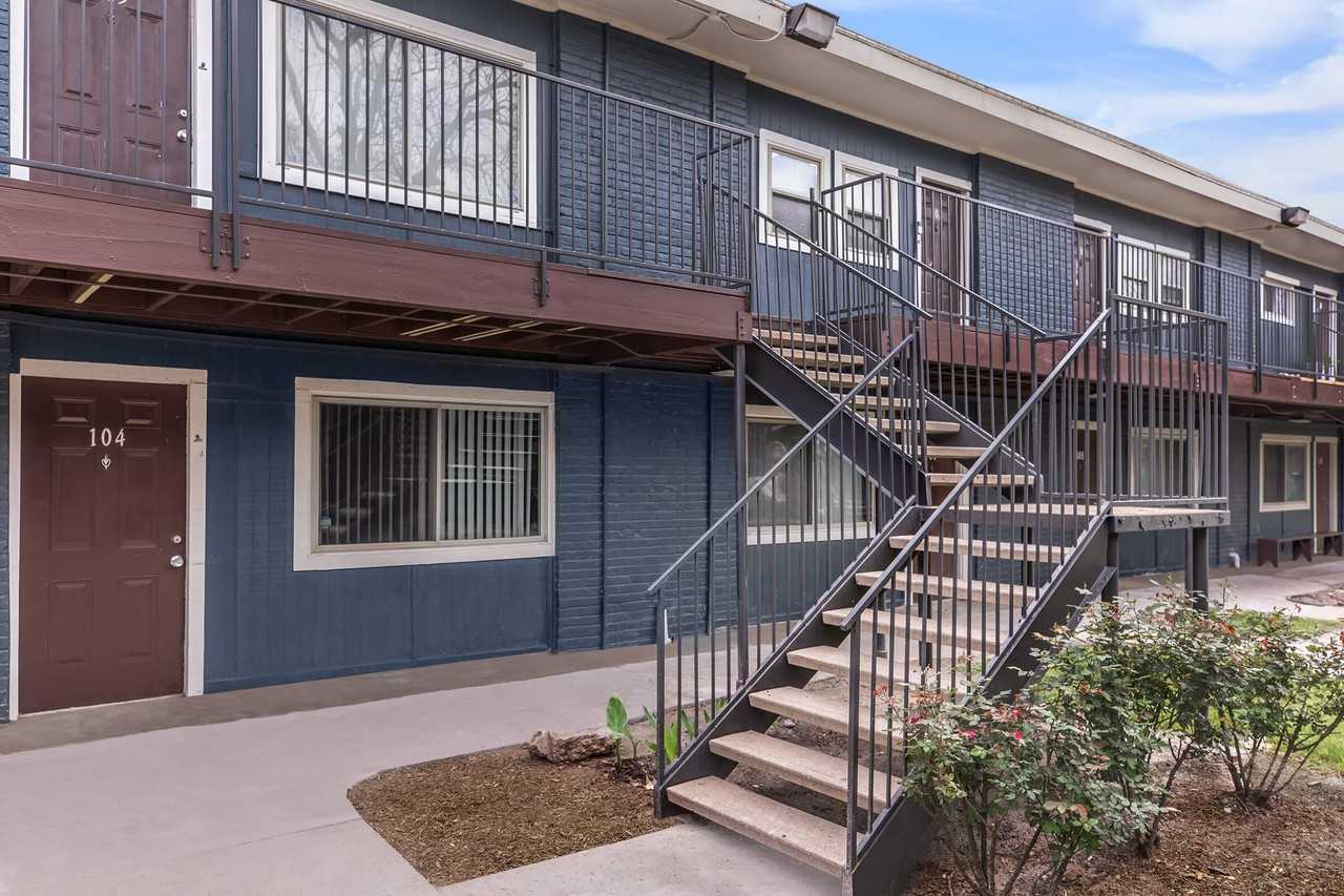 Encanto Apartments - Photo 6 of 35