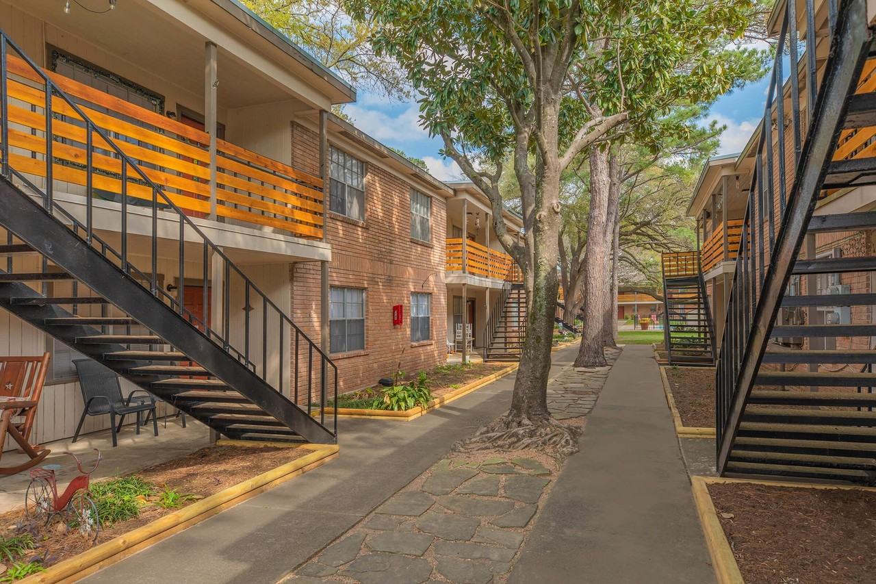 Hidden Park Apartments - Photo 4 of 51