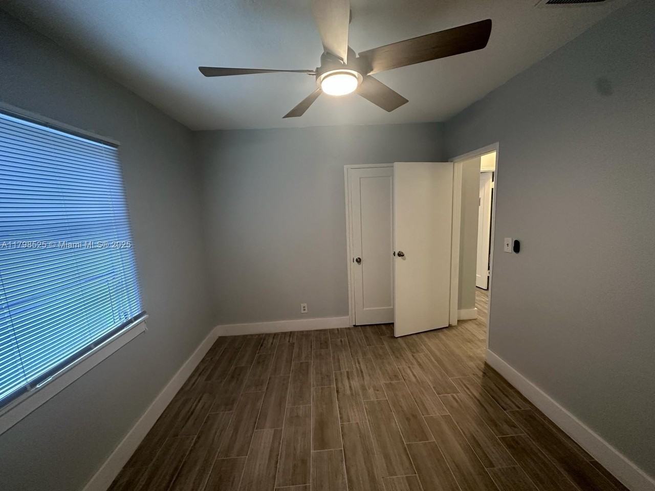 209 Sw 5th St #1 - Photo 2 of 14