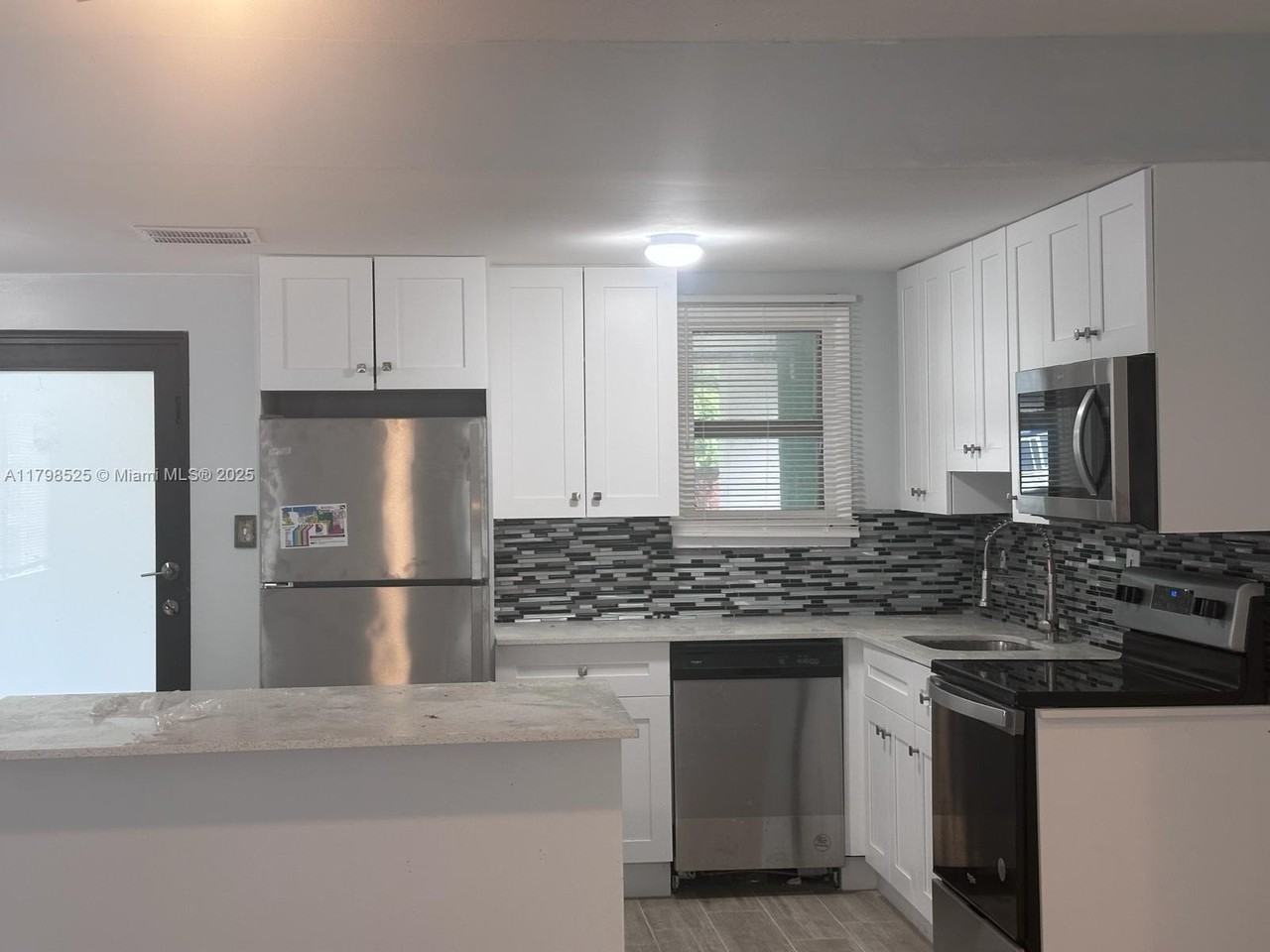 209 Sw 5th St #1 - Photo 7 of 14