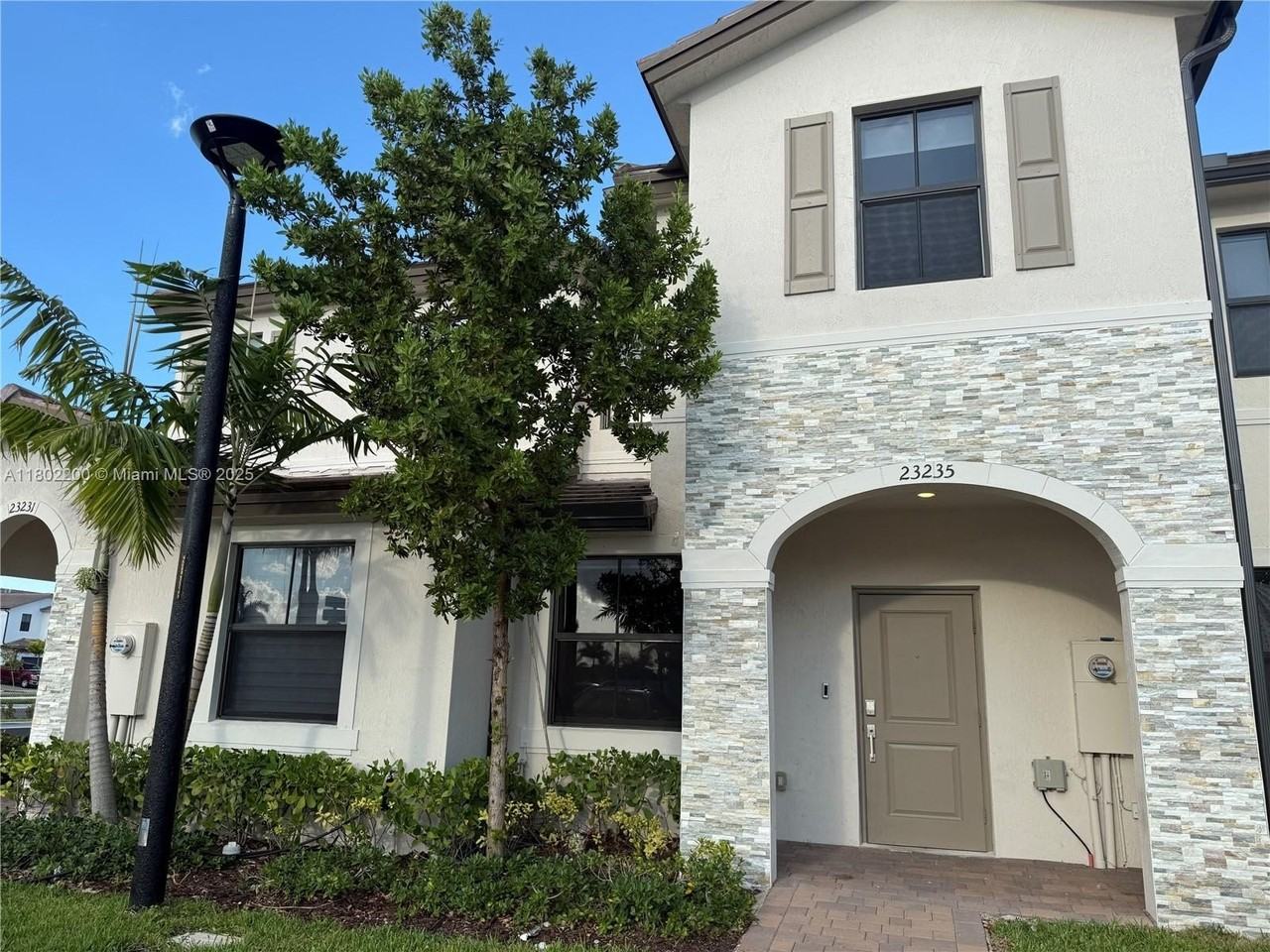 Sw 129th Ave #23235 - Photo 2 of 20