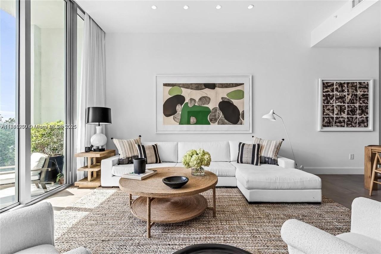 650 Ne 32nd St #BH6 - Photo 2 of 50