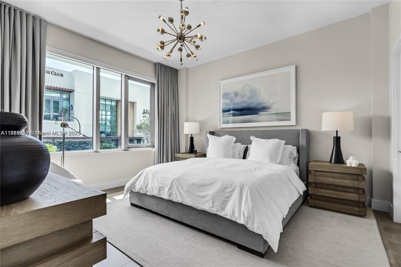 650 Ne 32nd St #BH6 - Photo 5 of 50