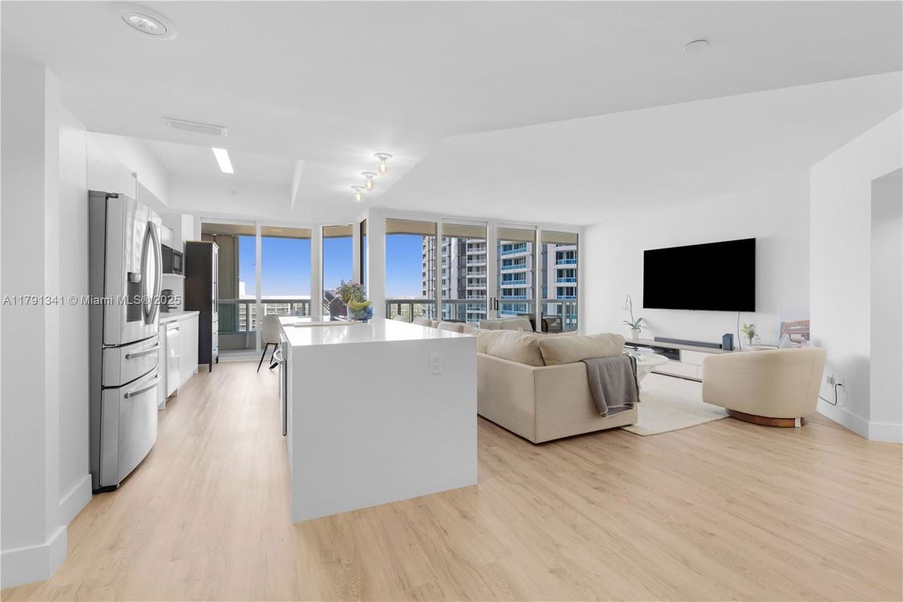 21055 Ne 37th Ave #2203 - Photo 2 of 8