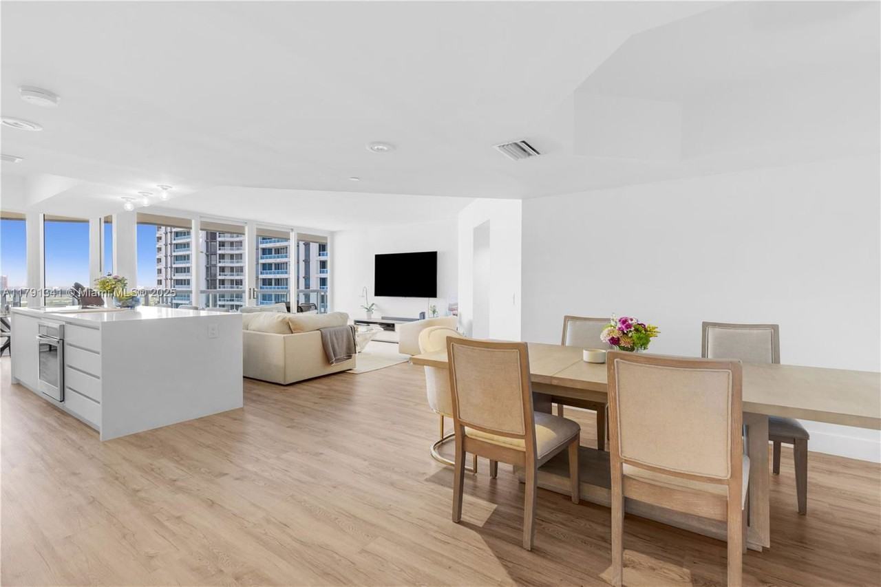 21055 Ne 37th Ave #2203 - Photo 3 of 8