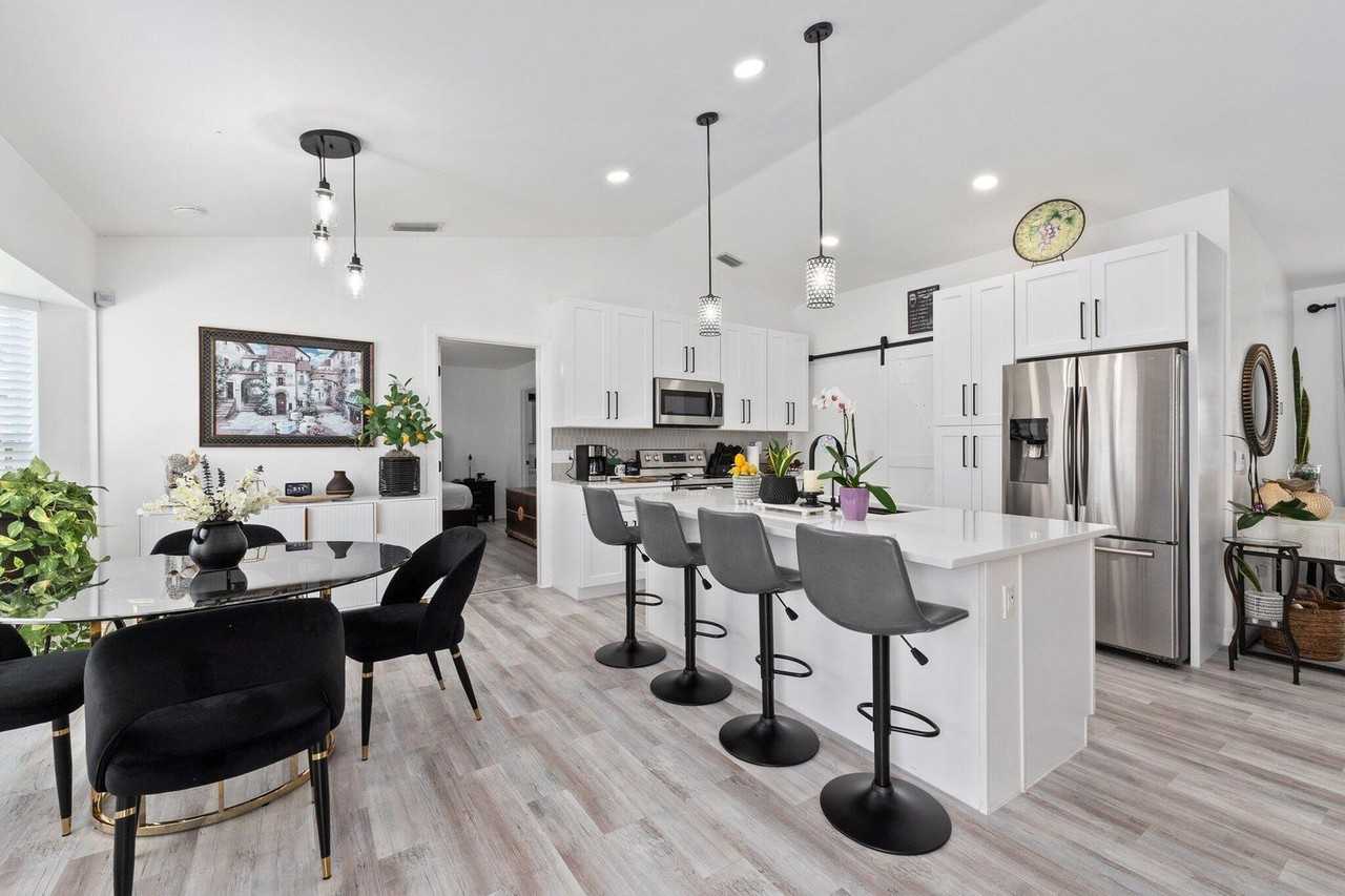 5789 Nw Belwood Cir - Photo 3 of 8