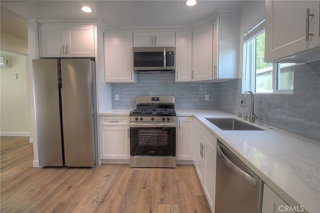 1127 Manzanita St - Photo 2 of 13