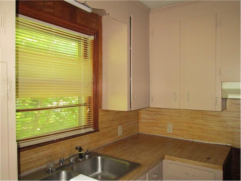 412 Isom St - Photo 2 of 19