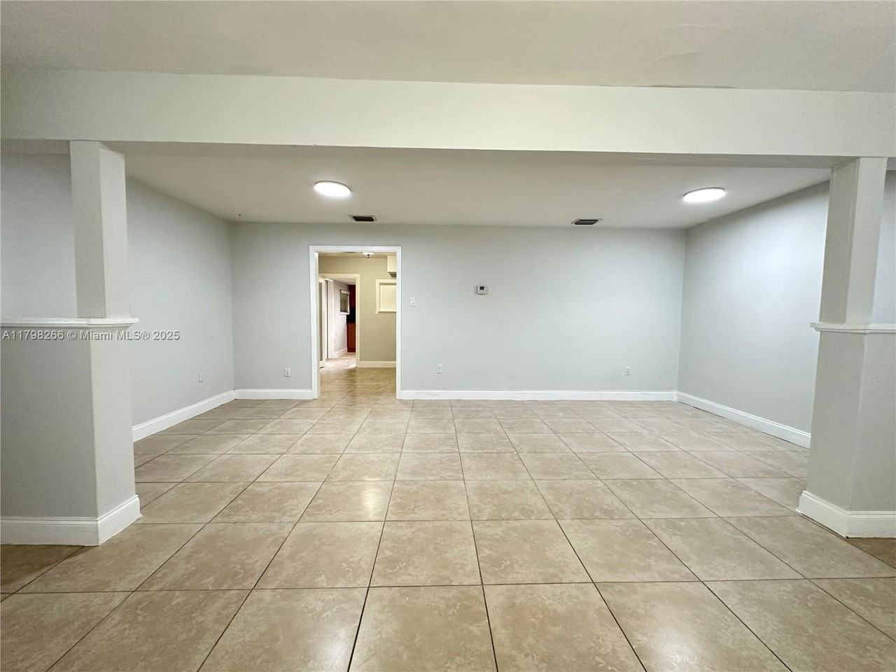 2811 Nw 88th St #1 - Photo 3 of 8