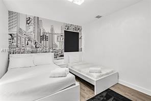 1020 Sw 8th St - Photo 3 of 8