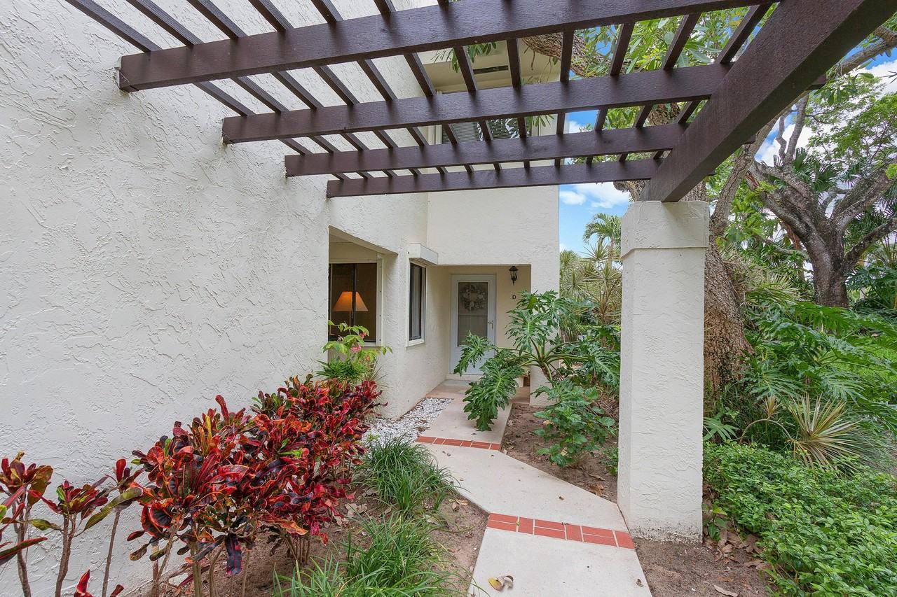 204 Sea Oats Dr #D - Photo 3 of 29