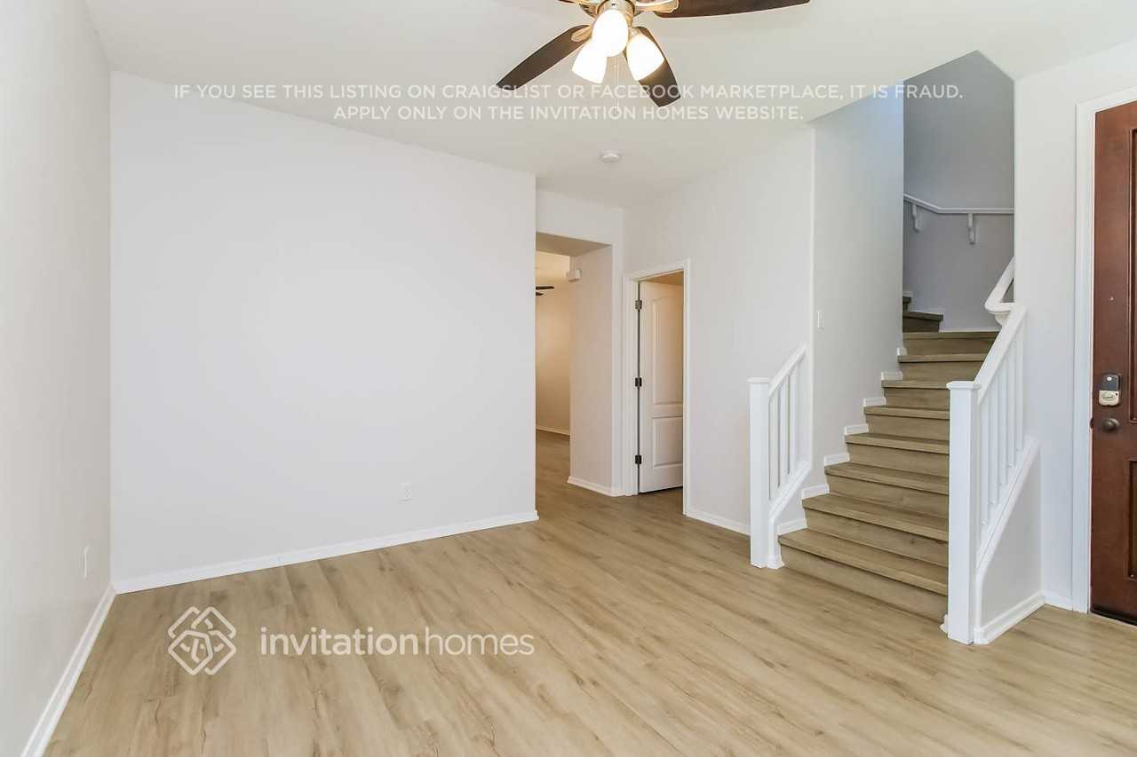 4122 E Tyson St - Photo 3 of 16