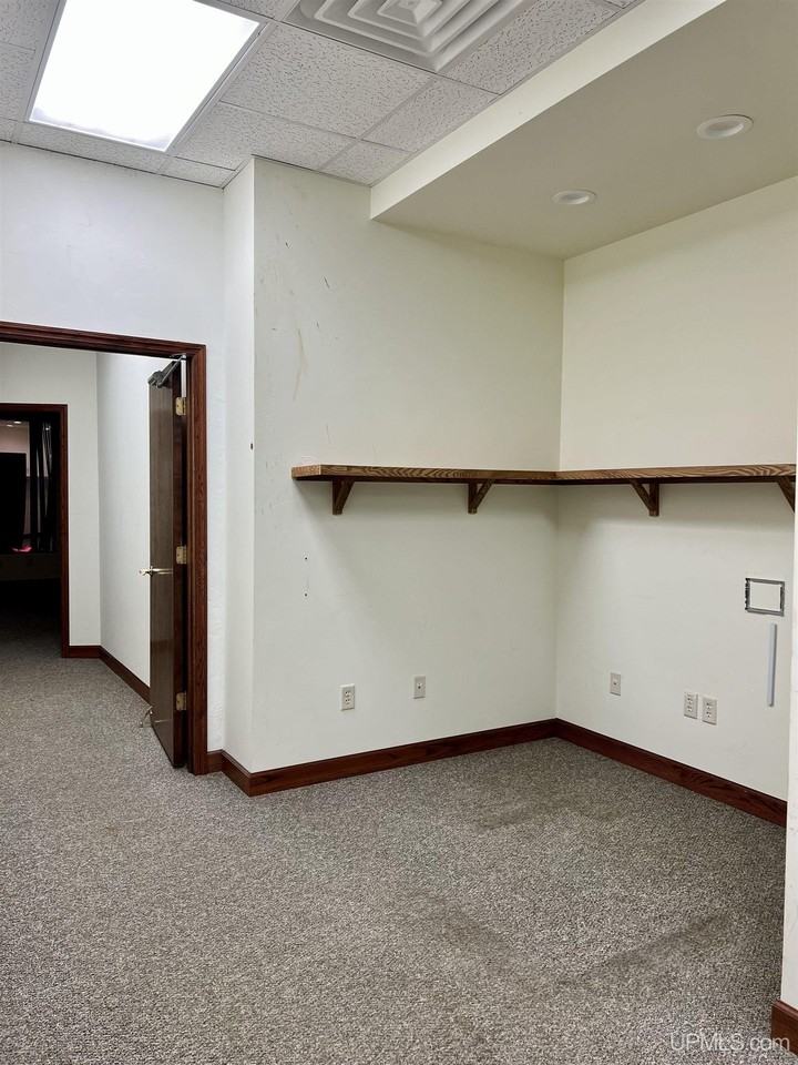 129 S Cedar St - Photo 6 of 12