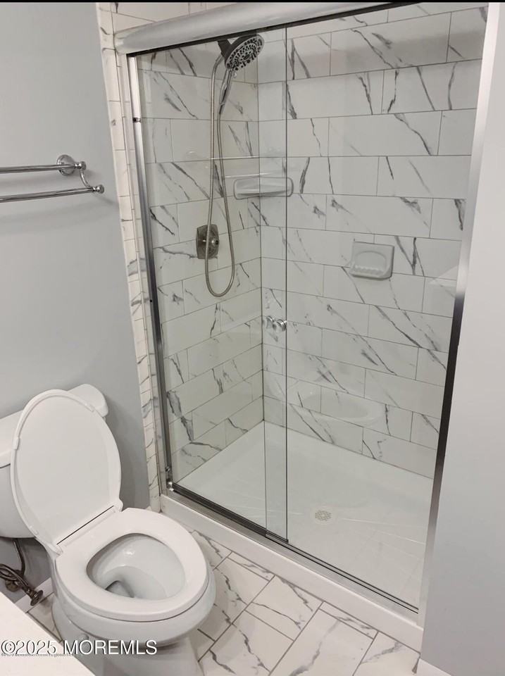 227 Medford Ct - Photo 4 of 9