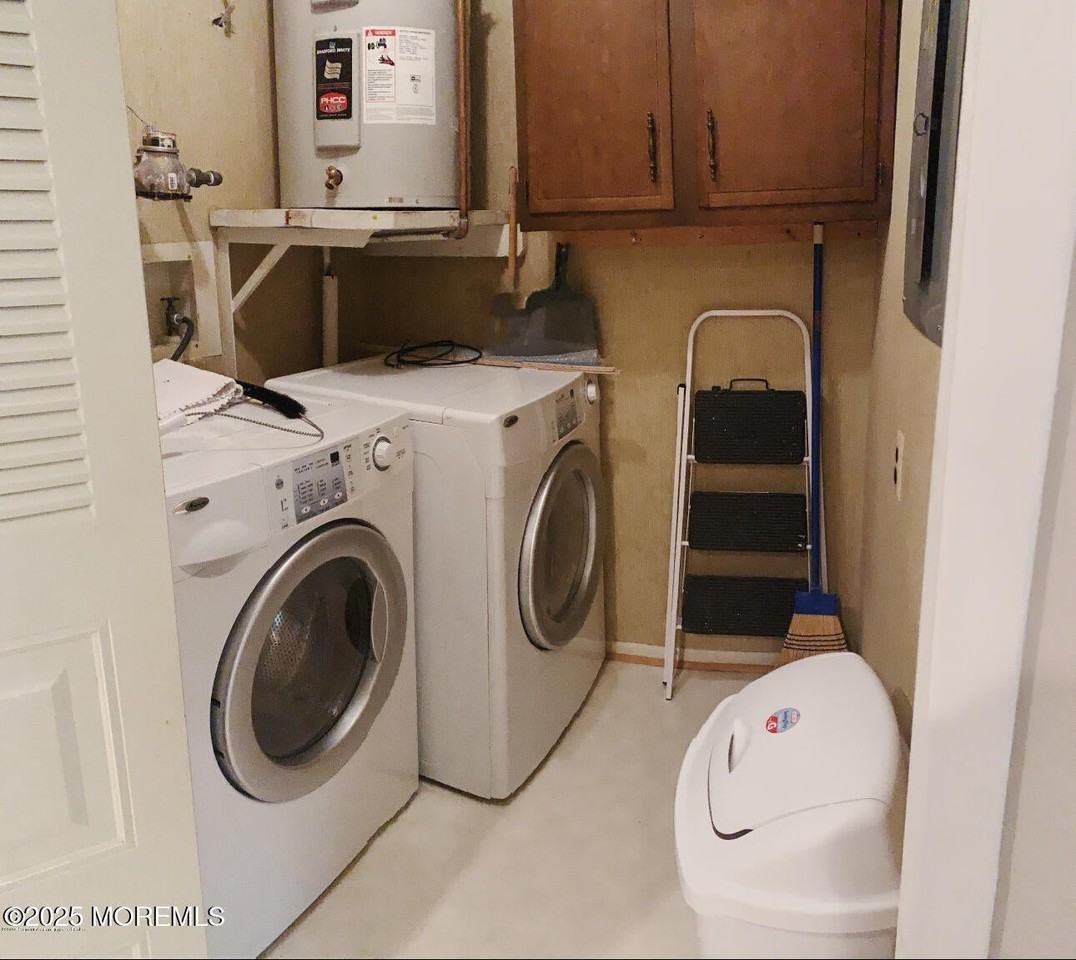 227 Medford Ct - Photo 7 of 9