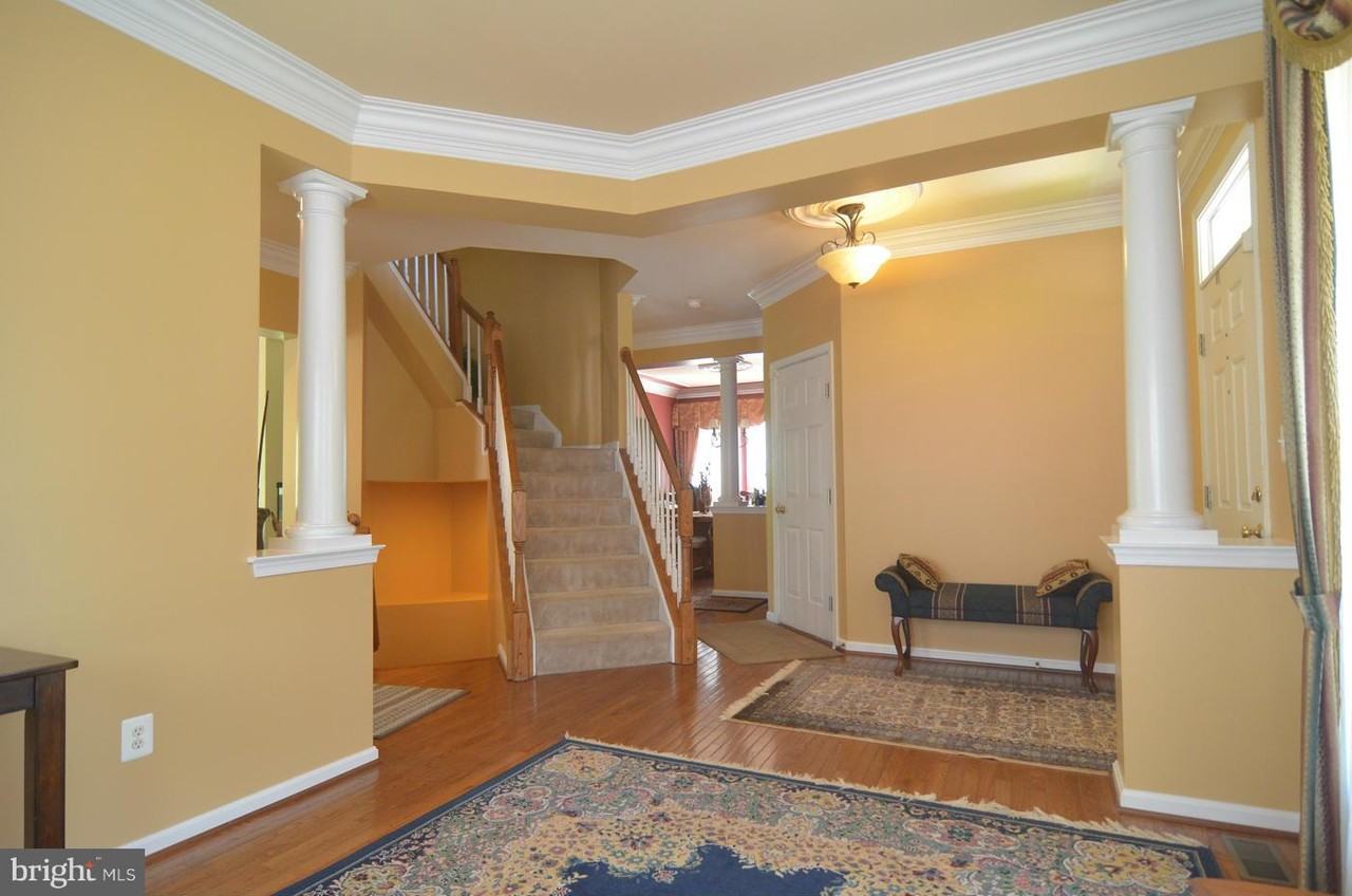 10109 Banchory Pl - Photo 3 of 29