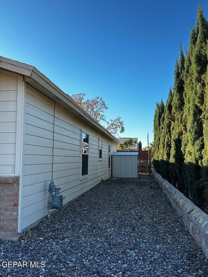 6173 Snowy River Pl - Photo 2 of 18