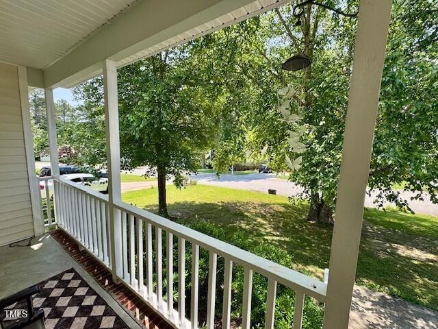 425 Henwood Ct - Photo 2 of 20