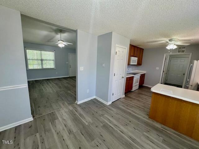 425 Henwood Ct - Photo 4 of 20