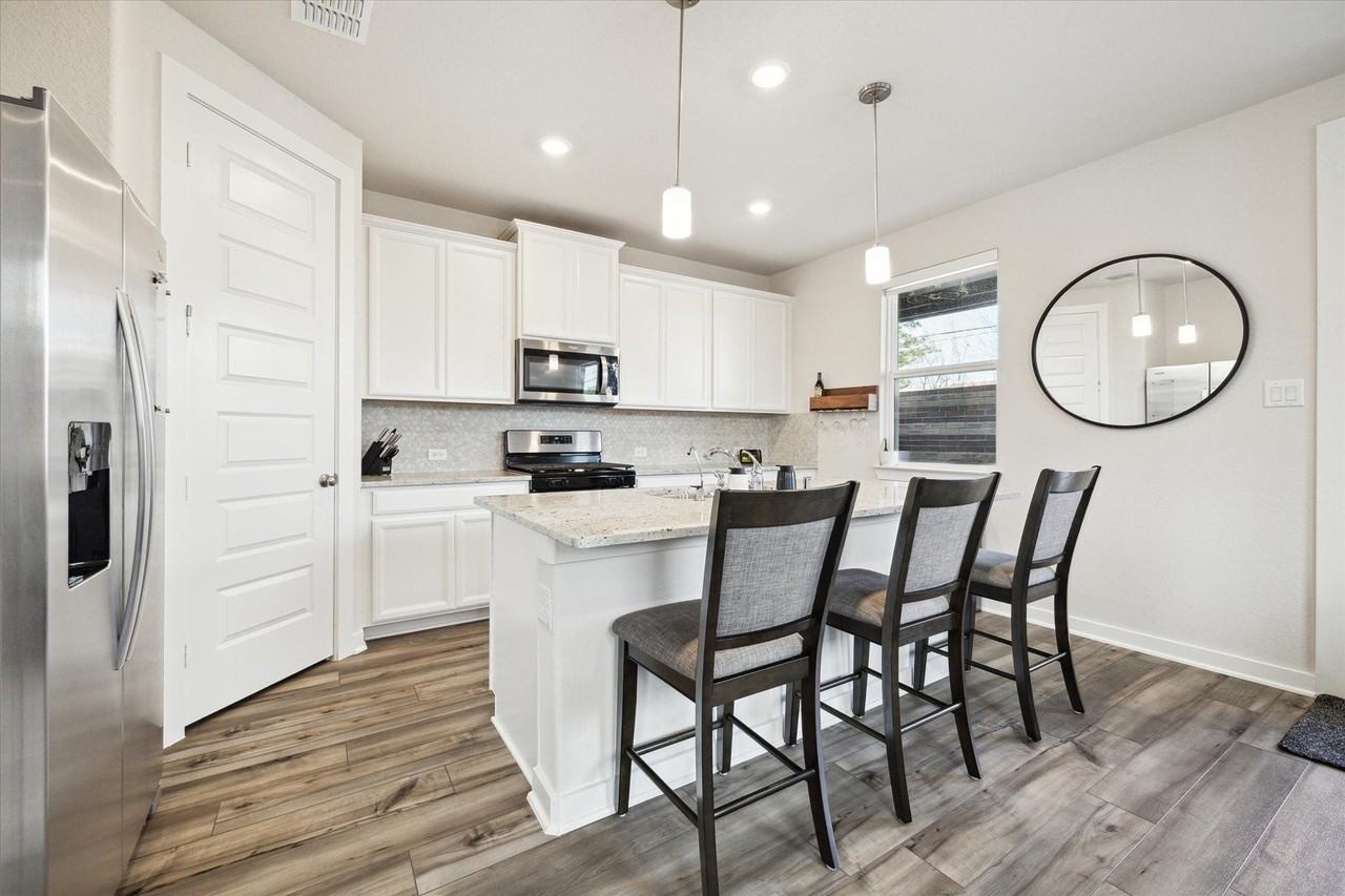 9954 Storehouse Dr - Photo 4 of 23