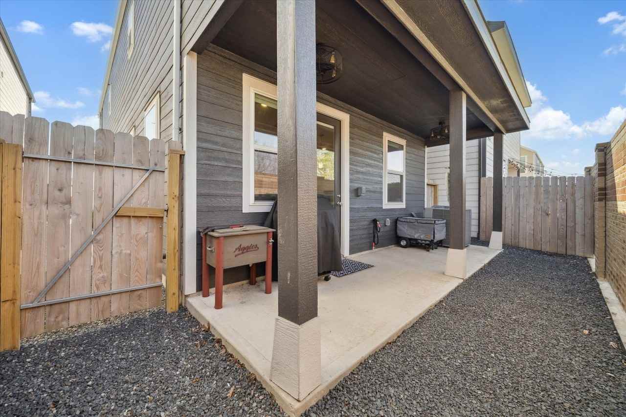 9954 Storehouse Dr - Photo 5 of 23