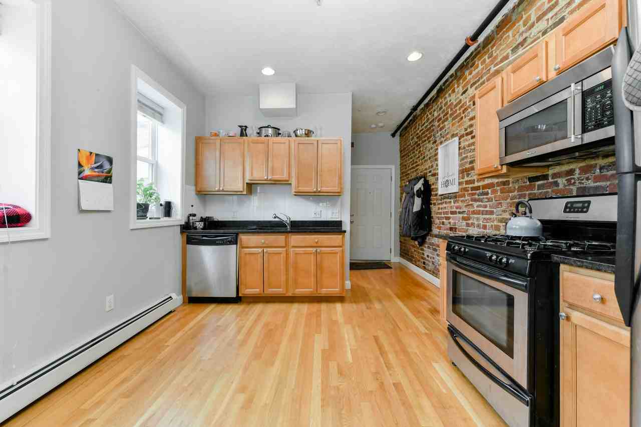 158 Cottage St #4R - Photo 7 of 10