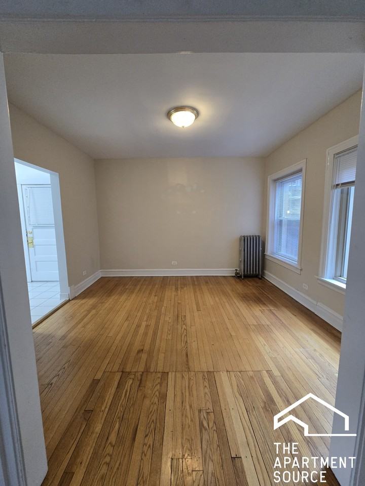 834 Reba Pl #2N - Photo 2 of 6